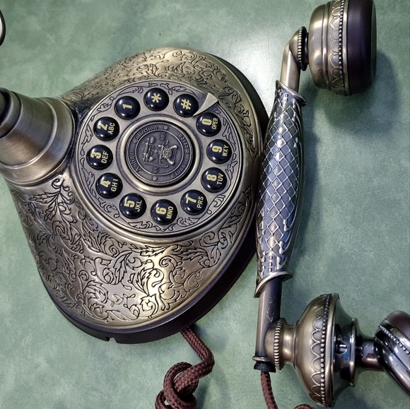 Antique Style Push Button Rotary Phone - Picture 4 of 9